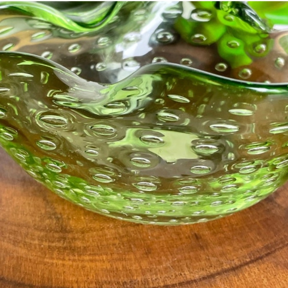 Vintage Handmade Hand Blown Controlled Bubble Folded Sides Green Dish - Picture 4 of 10